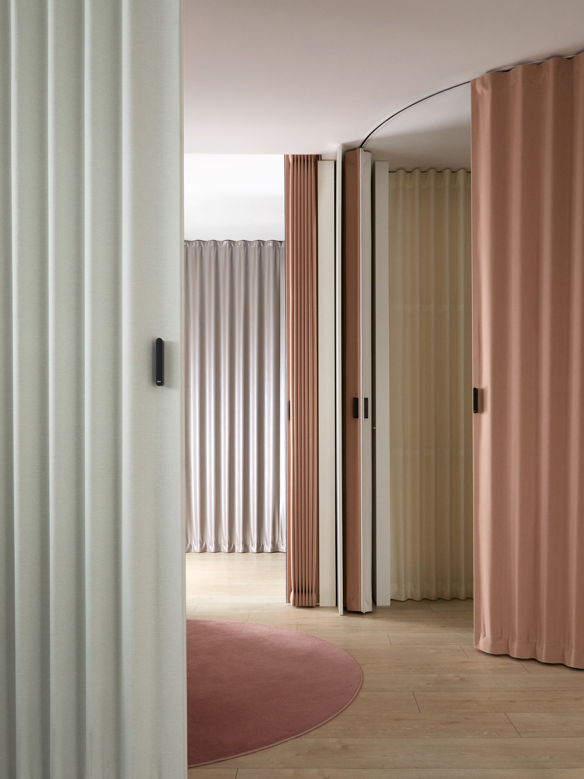 dooor showroom folding doors
