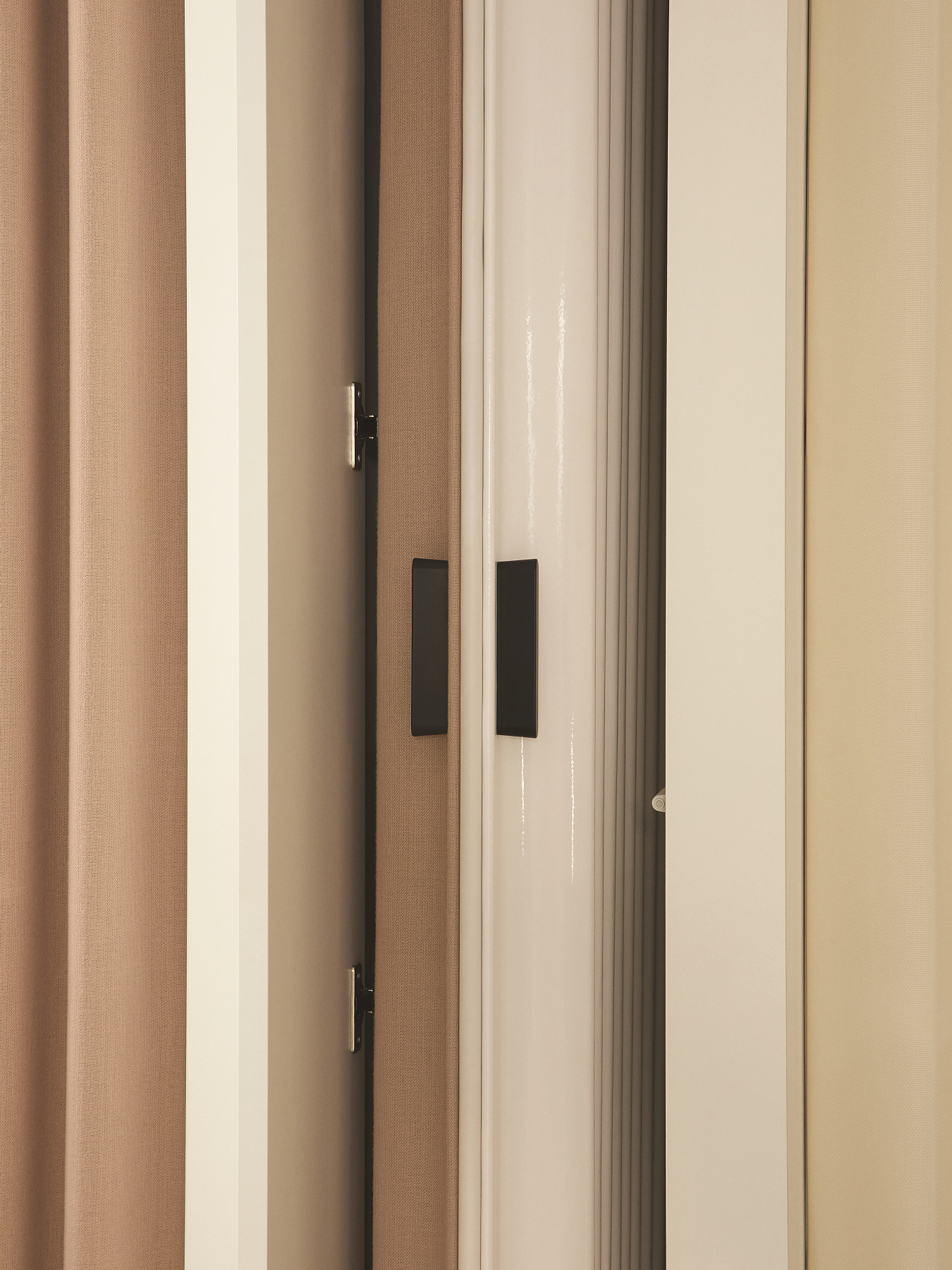 dooor showroom pocket