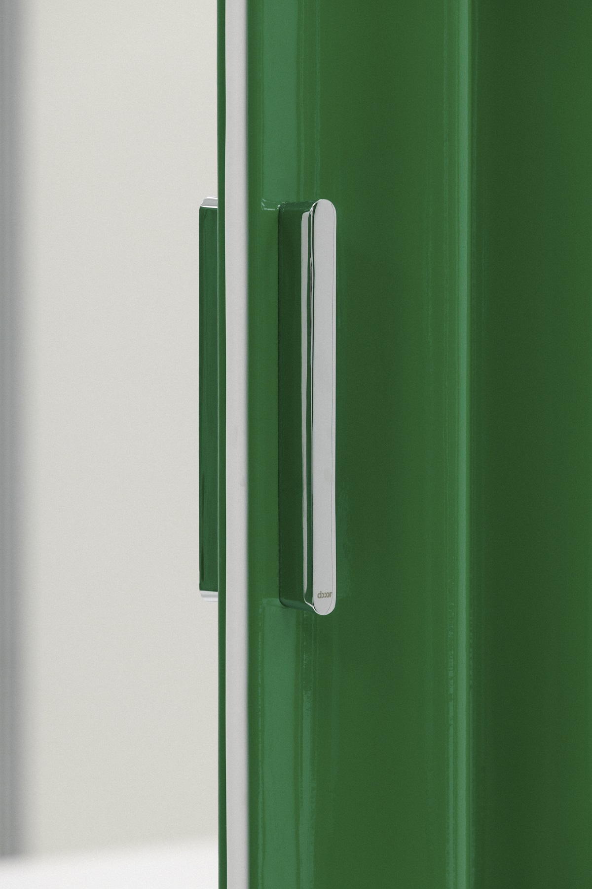 dooor folding door with chrome handle